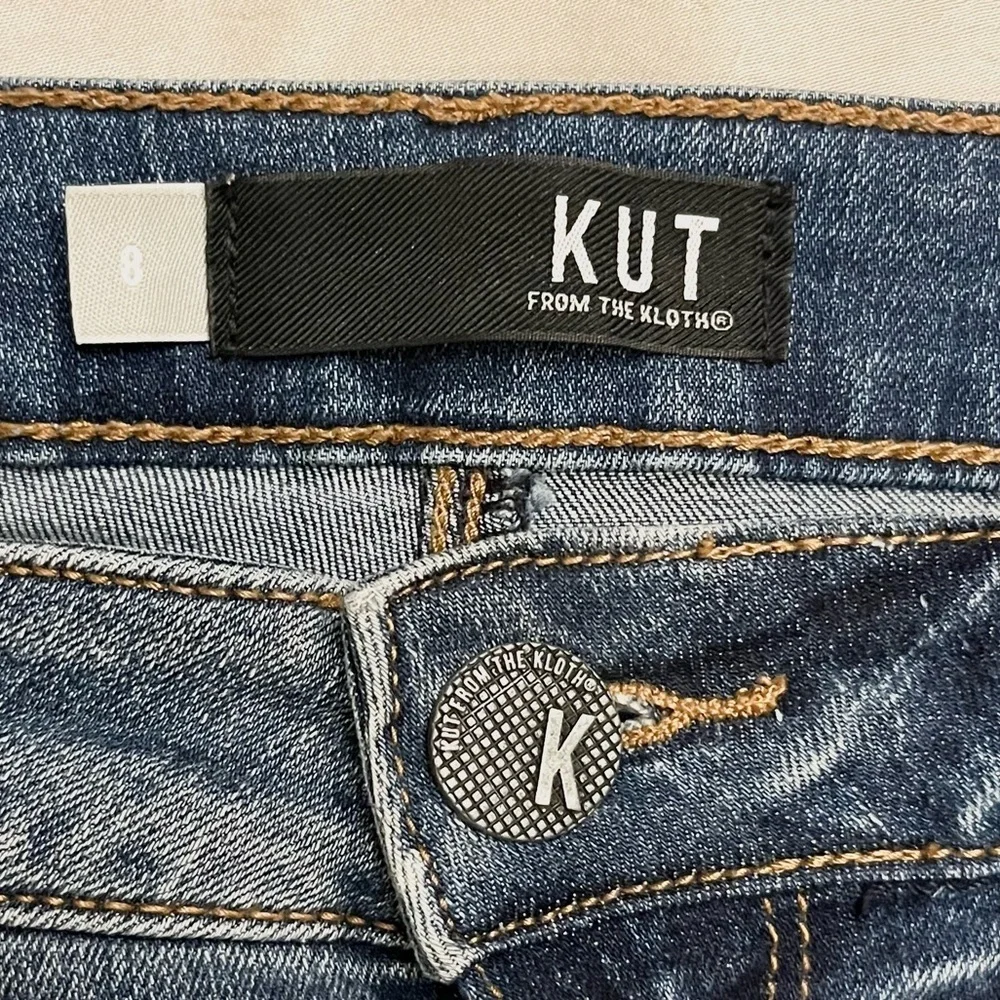 Kut from the Kloth Kurvy Diana Crop Distressed Skinny Jeans